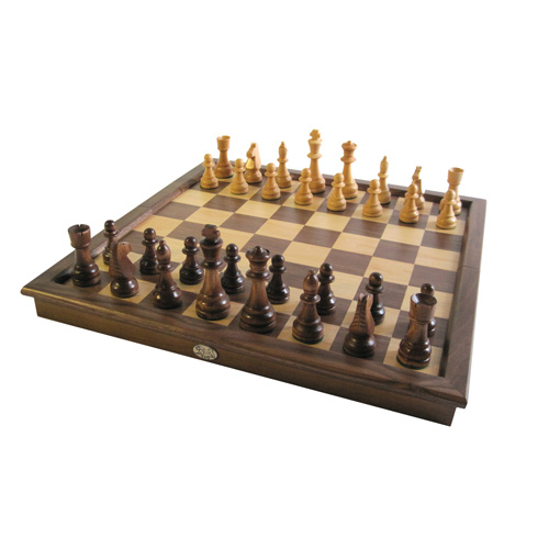 Lion Walnut foldable chess set